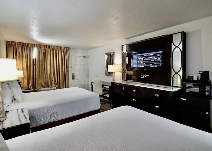 Ramada By Wyndham Motel Yuma