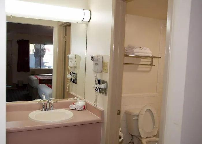 Ramada By Wyndham Motel Yuma