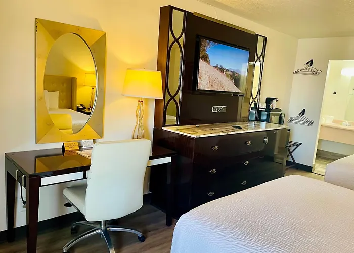 Ramada By Wyndham Motel
